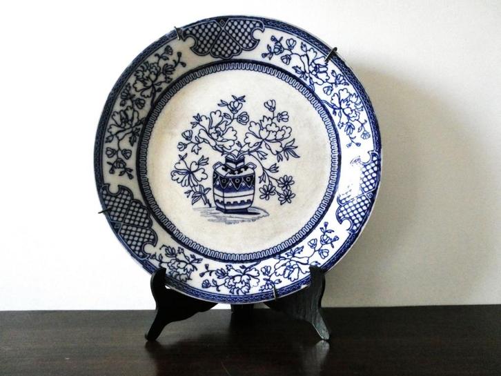 Groot bord schotel van Petrus Regout Flora 42 cm. standaard, Antiek en Kunst, Curiosa en Brocante, Ophalen of Verzenden