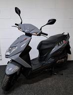 Sym Orbit III bromscooter in de kleur Nardo Grey, Ophalen, Zo goed als nieuw, Benzine, Orbit