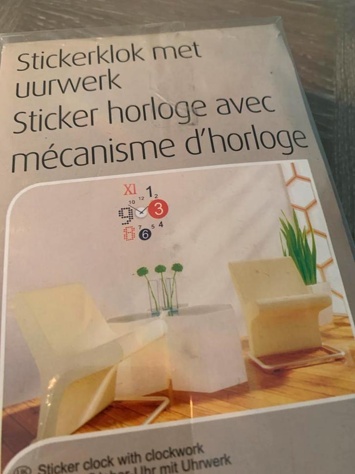 Sticker Klok 50x70cm - Nieuw in Verpakking!, Huis en Inrichting, Woonaccessoires | Klokken, Nieuw, Wandklok, Analoog, Ophalen of Verzenden