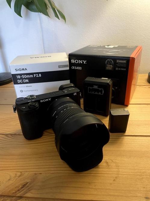 Sony a6400 + Sigma 18-50mm f/2.8 met garantie, extra accu, Audio, Tv en Foto, Fotocamera's Digitaal, Nieuw, Sony, Ophalen of Verzenden