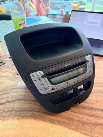 OEM autoradio voor Peugeot 107 / Citroën C1 / Toyota Aygo beschikbaar voor biedingen