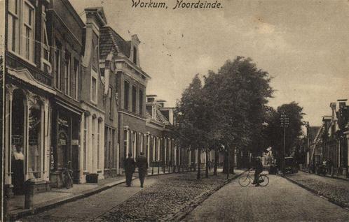 Workum, Noordeinde. - volk fiets - 1925 gelopen, Verzamelen, Ansichtkaarten | Nederland, Gelopen, 1920 tot 1940, Ophalen of Verzenden