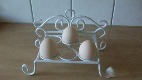 Wit metalen eierrekje voor 6 eitjes, Huis en Inrichting, Keuken | Keukenbenodigdheden, Nieuw, Ophalen of Verzenden