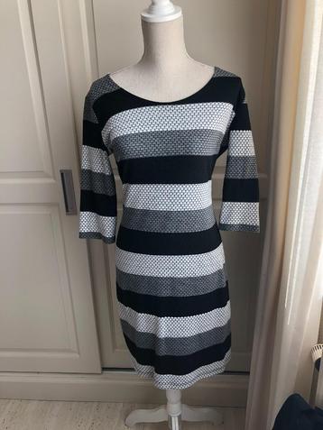 Jurk maat L Zwart-Grijs gestreept Merk Pescara beschikbaar voor biedingen