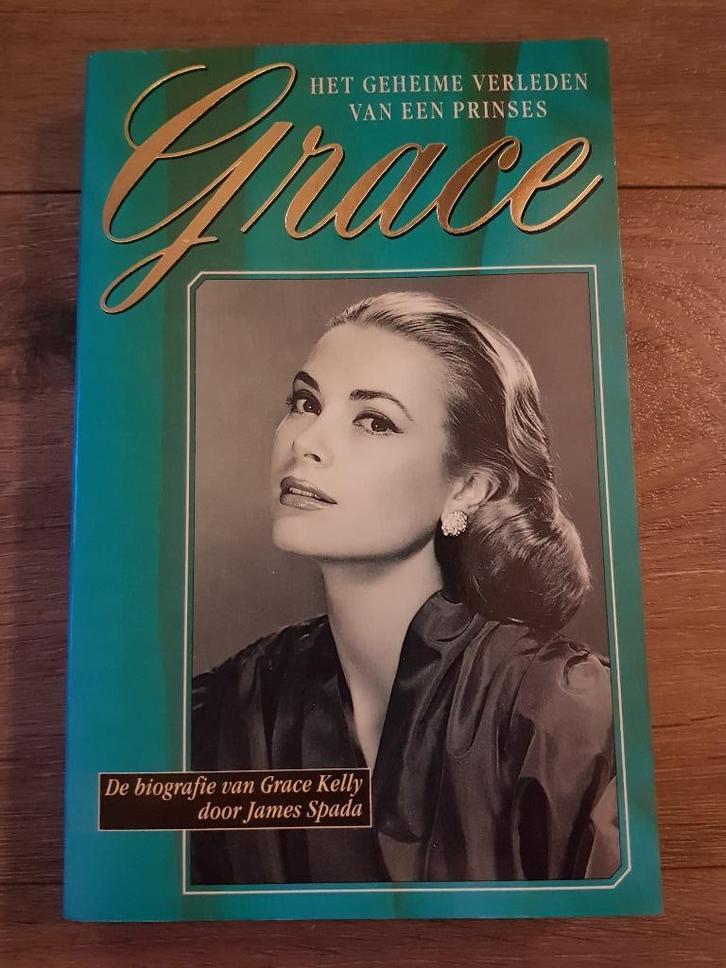 Boek : Grace ... Geheime verleden van een prinses - J. Spada, Boeken, Biografieën, Zo goed als nieuw, Overige, Ophalen of Verzenden