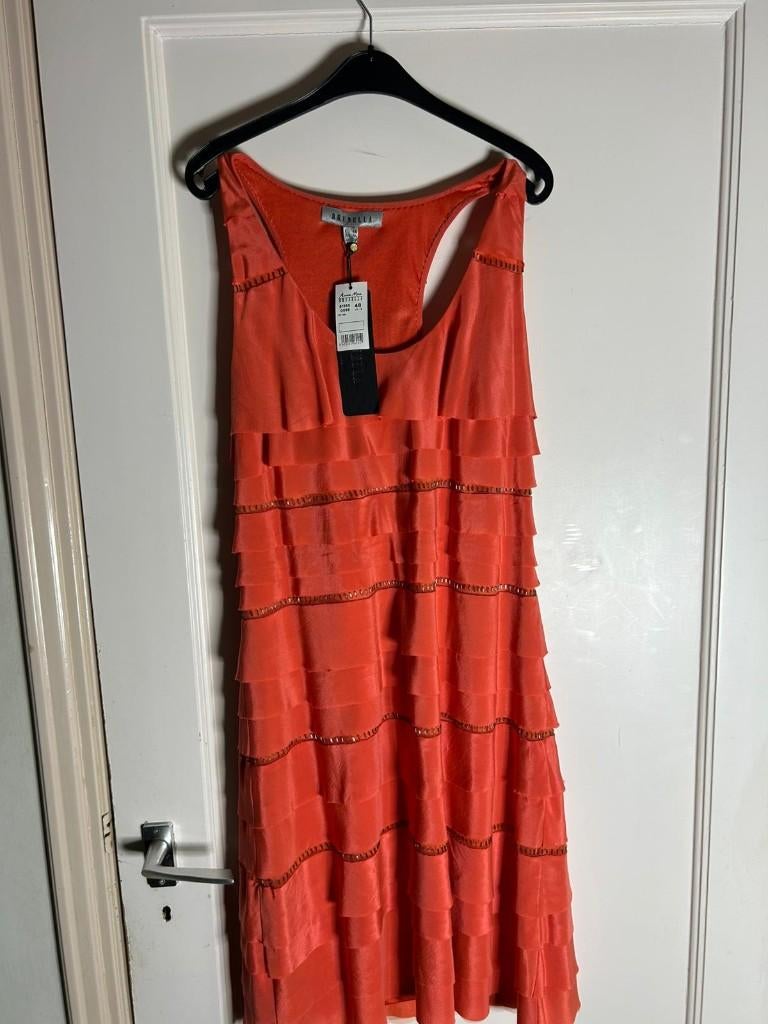 Brunella Silk Layered Dress - Koraal/Oranje - NL Maat 42, Kleding | Dames, Verzenden, Brunella, Maat 42/44 (L), Oranje