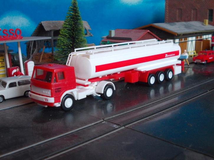 LIAZ 110 Tankwagen Benzina Igra AANBIEDING: NU VOOR € 12,50, Hobby en Vrije tijd, Modelauto's | 1:87, Nieuw, Bus of Vrachtwagen