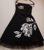 Nieuwe zwarte strapless jurk met tule onderin S / M, Ophalen of Verzenden, Onder de knie, Zo goed als nieuw, Maat 36 (S)