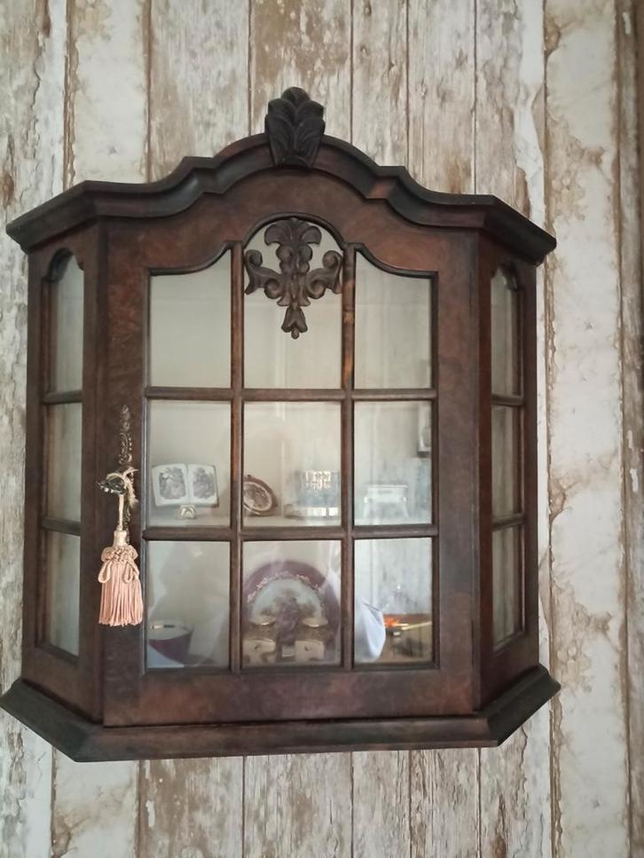 Antiek Wandkastje met Glas. Als nieuw., Antiek en Kunst, Antiek | Meubels | Kasten, Ophalen of Verzenden