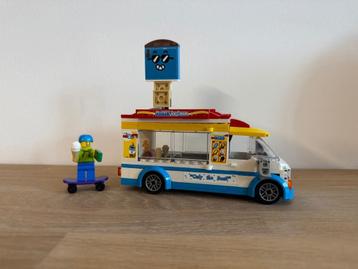 60253 LEGO City IJswagen (Mist vrouw en hond) beschikbaar voor biedingen