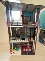 kid kraft Barbie huis met lift en meubels, Kinderen en Baby's, Speelgoed | Poppenhuizen, Ophalen, Gebruikt, Poppenhuis