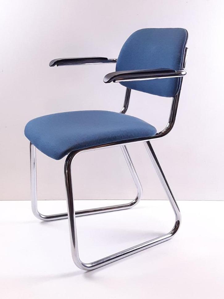 Vintage design stoel met buisframe in gispen stijl, Huis en Inrichting, Stoelen, Gebruikt, Vijf, Zes of meer stoelen, Kunststof