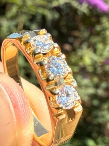 18K gouden ring met 3 diamanten en certificaat! 17,75mm beschikbaar voor biedingen