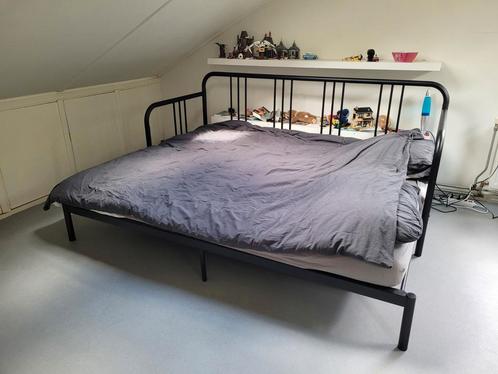 Bedbank Ikea FYRESDAL, incl. matrassen, hoeslakens en sprei, Huis en Inrichting, Slaapkamer | Bedden, Zo goed als nieuw, Tweepersoons