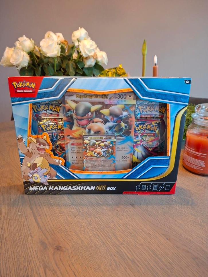 Pokémon - Mega Kangaskhan ex Box, Hobby en Vrije tijd, Verzamelkaartspellen | Pokémon, Nieuw, Foil, Ophalen of Verzenden