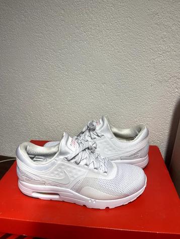Nike Air Max Zero Be True maat 44.5 beschikbaar voor biedingen