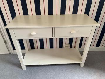 Twee stoelen & zijtafeltje beschikbaar voor biedingen