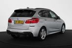 BMW 2-serie Active Tourer 220i High Executive M-Sport / Auto, Auto's, BMW, 1998 cc, 730 kg, Gebruikt, Alcantara