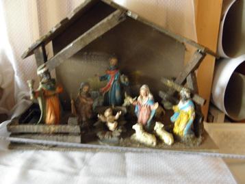 kerststal 46 cm. met beeldengroep beschikbaar voor biedingen