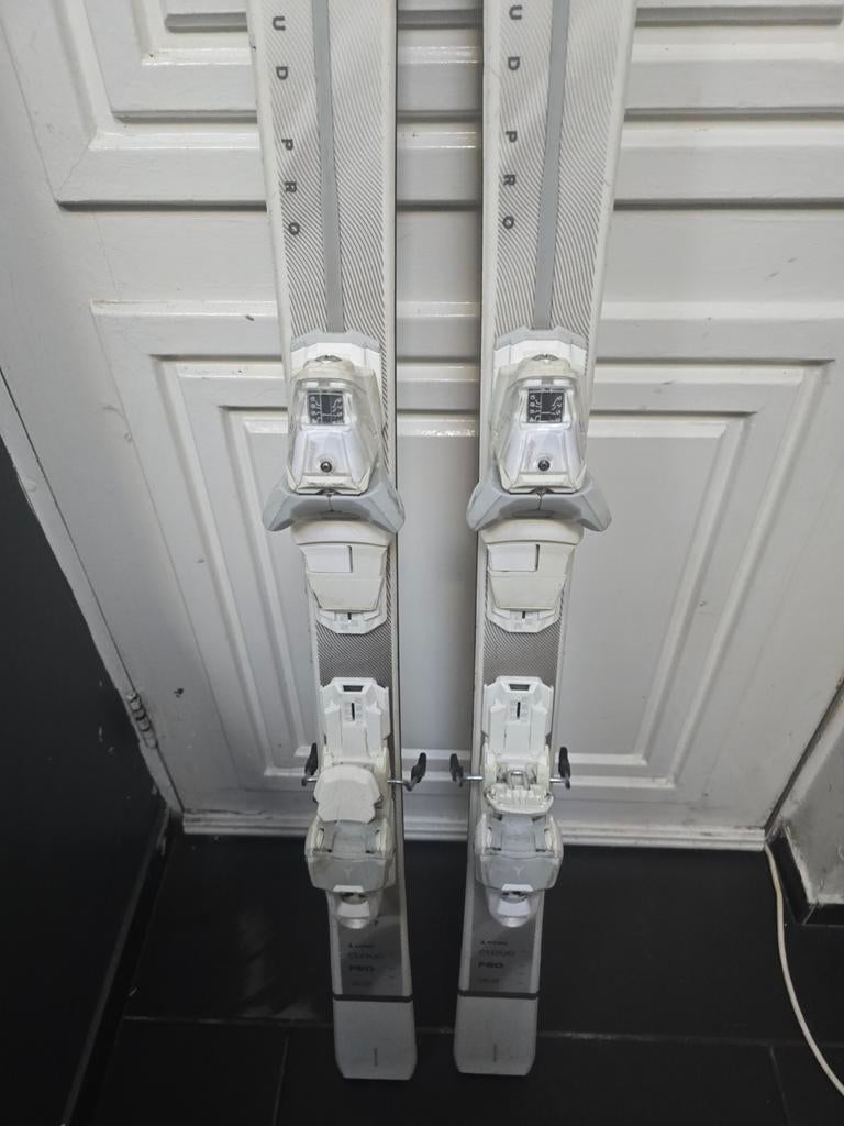 157cm DAMES ATOMIC CLOUD PRO ALL ROUND SERVOTEC LIGHT  CARVE, 140 tot 160 cm, Ophalen of Verzenden, Zo goed als nieuw, Carve