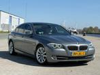BMW 5-Serie 3.0 I 523 AUT 2010 Grijs, Auto's, Achterwielaandrijving, 2000 kg, 2996 cc, Origineel Nederlands