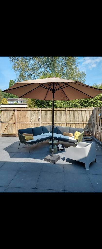 Mooie Hoek Tuinbank, Tuin en Terras, Parasols, Zo goed als nieuw, Overige typen, 2 tot 3 meter, Ophalen