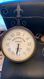 Vintage hangende klok, Huis en Inrichting, Woonaccessoires | Klokken, Ophalen of Verzenden, Zo goed als nieuw, Wandklok