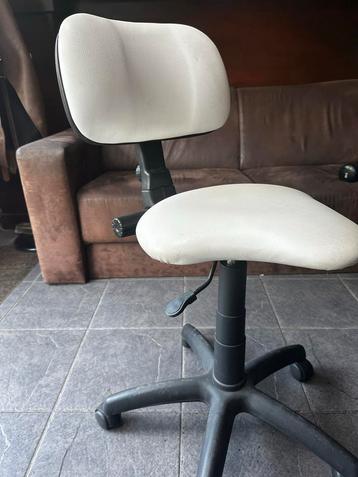 Kapperskruk / Bureaukruk met zadelzit beschikbaar voor biedingen