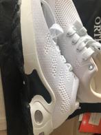 Te koop sportieve schoenen wit, Kleding | Dames, Schoenen, Verzenden, Zo goed als nieuw, Wit, Sneakers of Gympen