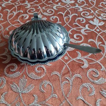 Vintage chromen boterbakje schelpvorm blauw glazen binnenbak beschikbaar voor biedingen
