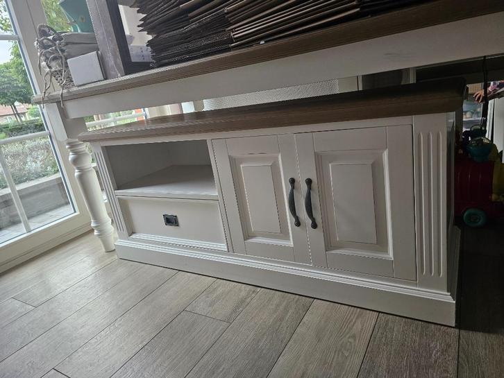 Landelijke eettafel en tv meubel chic oak, Huis en Inrichting, Kasten | Televisiemeubels, Zo goed als nieuw, Minder dan 100 cm