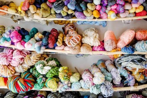 GEZOCHT: wol(restanten) in Arnhem, Hobby en Vrije tijd, Breien en Haken, Nieuw, Breien of Haken, Wol of Garen, Verzenden