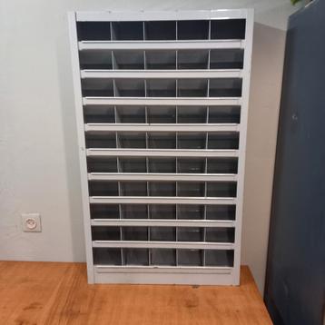 Industriële vakkenkast - ijzeren kast - hobby kast. beschikbaar voor biedingen
