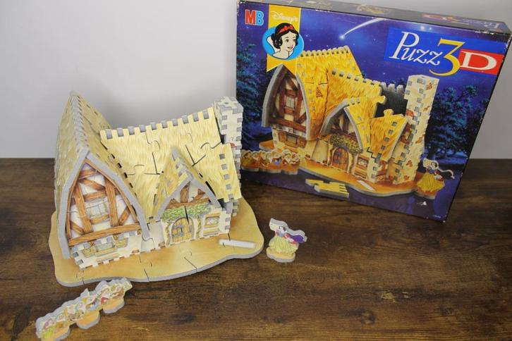 Puzz 3D Disney puzzel Huis van sneeuwwitje, Hobby en Vrije tijd, Denksport en Puzzels, Zo goed als nieuw, Rubik's of 3D-puzzel
