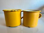 Vintage Set van 2 Fins Emaille Felgeel Bekers Mokken 70’s, Antiek en Kunst, Antiek | Emaille, Ophalen of Verzenden