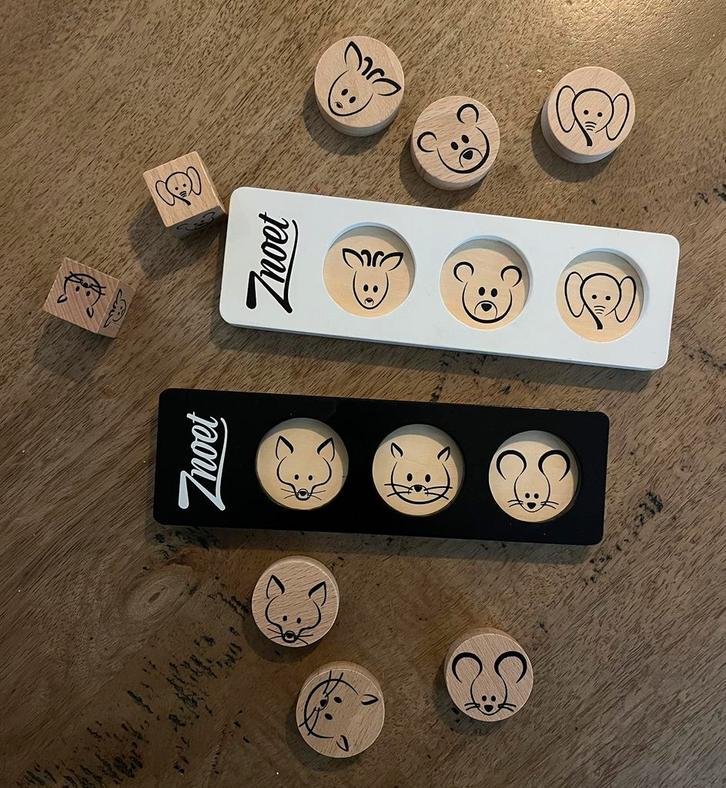 Znoet - Lucky houten Dobbel Spel - als nieuw!, Hobby en Vrije tijd, Gezelschapsspellen | Overige, Zo goed als nieuw, Een of twee spelers