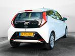 Toyota Aygo 1.0 VVT-i x-play (73 PK) 2e-Eig. & Dealer-Onderh, 12 maanden, Stof, Gebruikt, 4 stoelen