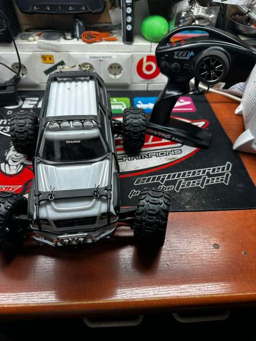 traxxas sumit 1/16, Hobby en Vrije tijd, Modelbouw | Radiografisch | Auto's, Zo goed als nieuw, Auto offroad, Elektro, Schaal 1:16