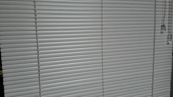 Gebroken wit horizontale jaloezie 16 mm luxaflex 1.48 x 70 beschikbaar voor biedingen
