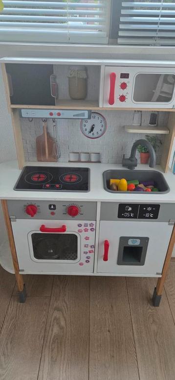 Houten Speelkeuken met Accessoires beschikbaar voor biedingen
