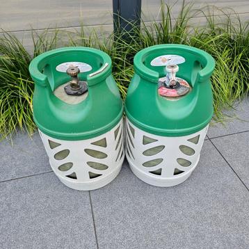 2 Benegas gasflessen 7,5 kg. 1 vol en gesealed, 1 half vol beschikbaar voor biedingen