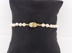 Parel armband met gouden slot                            D53