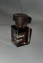 Volle parfum mini Miss balmain oudje, Verzamelen, Parfumverzamelingen, Ophalen of Verzenden, Zo goed als nieuw, Miniatuur, Gevuld