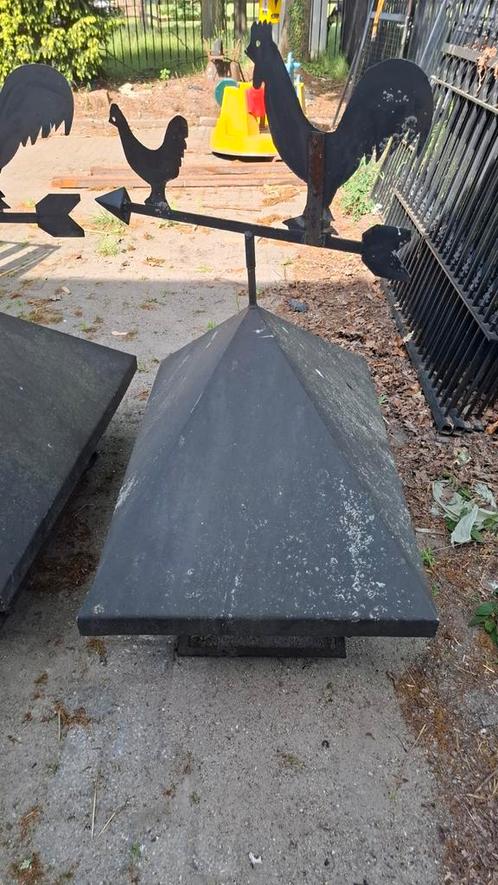 2 Decoratieve metalen dakornamenten met windwijzer, Tuin en Terras, Windwijzers en Windmolens, Zo goed als nieuw, Ophalen