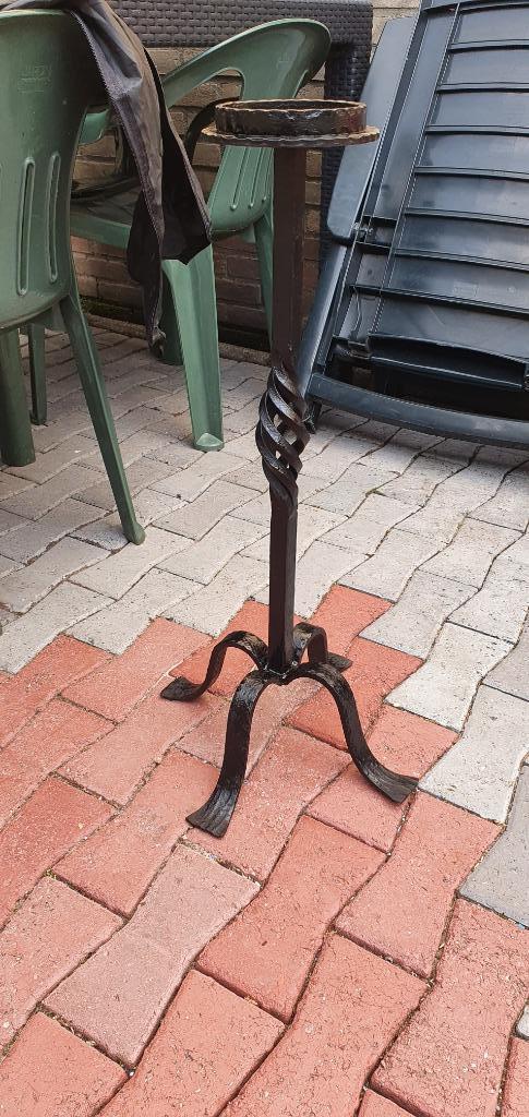 te koop zwarte gietijzeren kaarsen stander 70 cm hoog, Huis en Inrichting, Woonaccessoires | Kandelaars en Kaarsen, Nieuw, Kandelaar