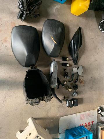 Scooter Onderdelen: Aerox 2t, GY6, Minarelli Verticaal beschikbaar voor biedingen