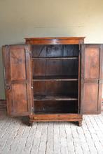 Prachtige antieke 17e eeuwse eiken spinde kast, broodkast., Verzenden