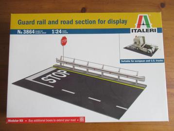 Guard rail and road section (Italeri 1/24) beschikbaar voor biedingen