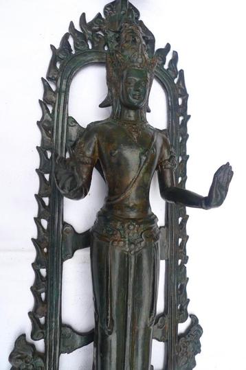 Messing Half midden 20e eeuw Indonesische Buddha  beschikbaar voor biedingen