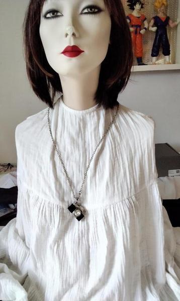 Vintage Retro Ketting Metaal en Kristallen Fotocamera  beschikbaar voor biedingen